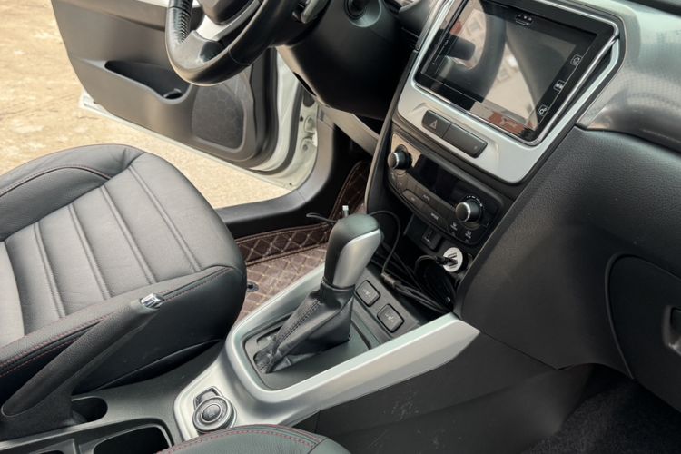Used Suzuki Vitara 2016 1.4T Automatic 4x4 Flagship Model Interior 2