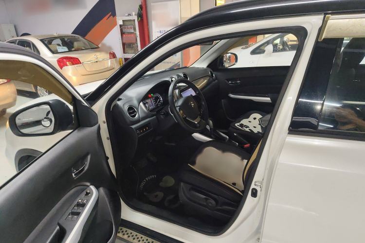 Used Suzuki Vitara 2016 1.4T Automatic Two-Wheel Drive Elite Model Interior 3
