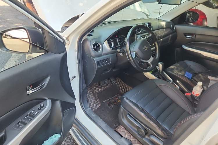 Used Suzuki Vitara 2016 1.4T Automatic Two-Wheel Drive Luxury Version Interior 3