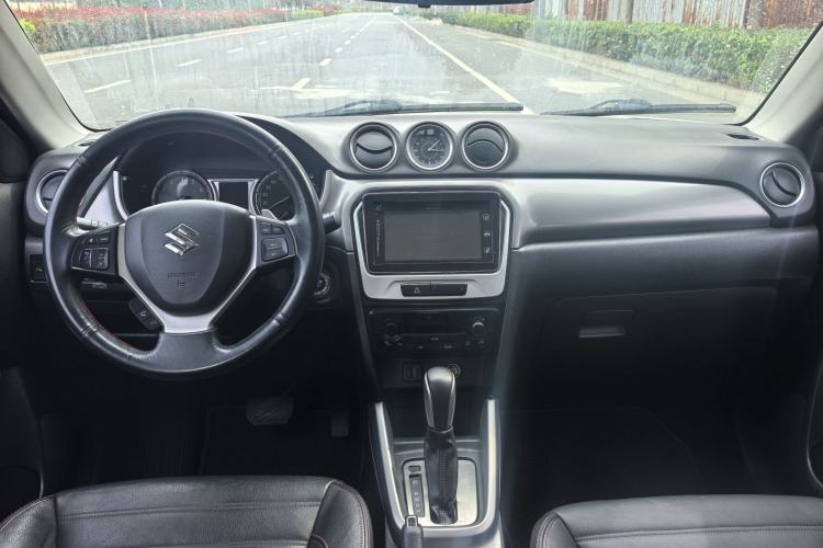Used Suzuki Vitara 2016 1.4T Automatic Two-Wheel Drive Luxury Version Interior 3