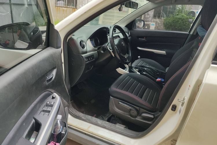 Used Suzuki Vitara 2016 1.4T Automatic Two-Wheel Drive Elite Model Interior 3