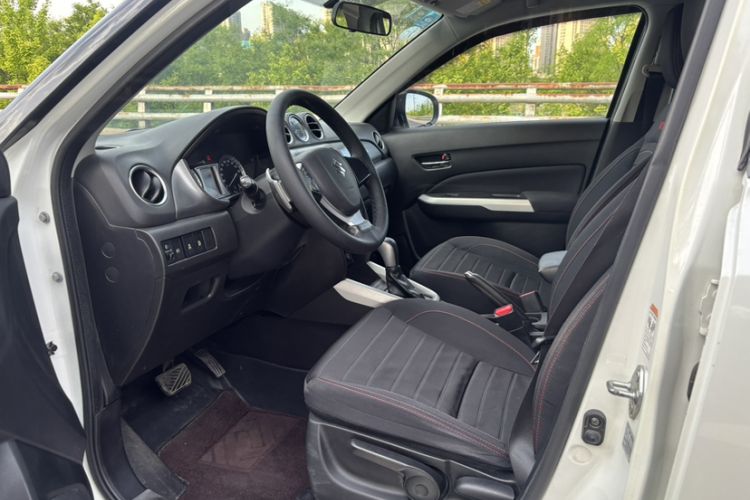 Used Suzuki Vitara 2016 1.4T Automatic Two-Wheel Drive Elite Model Interior 3
