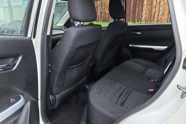 Used Suzuki Vitara 2016 1.4T Automatic All-Wheel-Drive Elite Model Interior 3