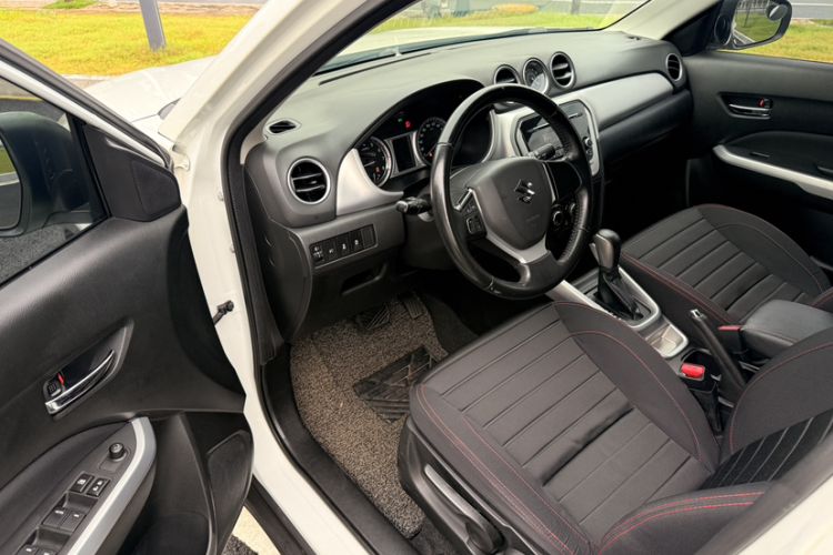 Used Suzuki Vitara 2016 1.4T Automatic Two-Wheel Drive Elite Model Interior 4