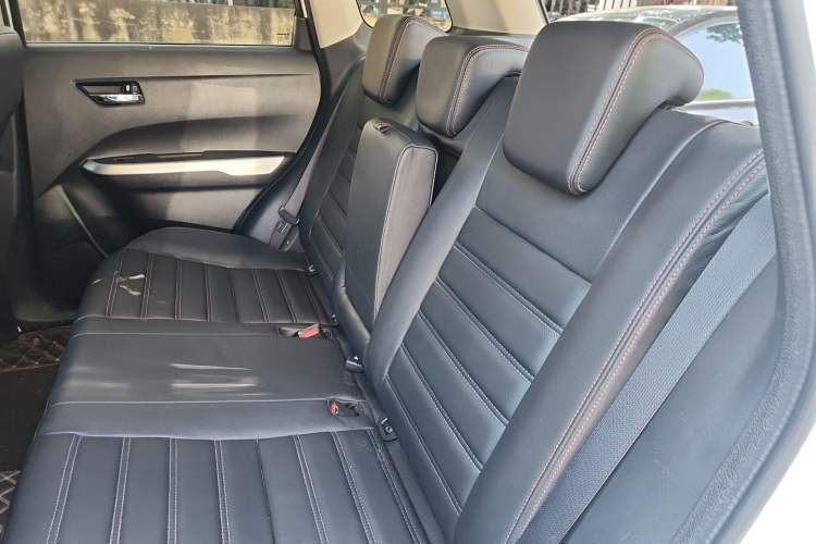Used Suzuki Vitara 2016 1.4T Automatic Two-Wheel Drive Luxury Version Interior 4