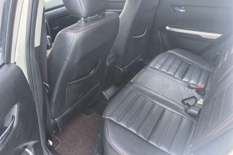 Used Suzuki Vitara 2016 1.4T Automatic Two-Wheel Drive Luxury Version Interior 4
