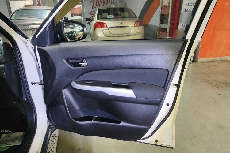 Used Suzuki Vitara 2016 1.4T Automatic Two-Wheel Drive Elite Model Interior 5