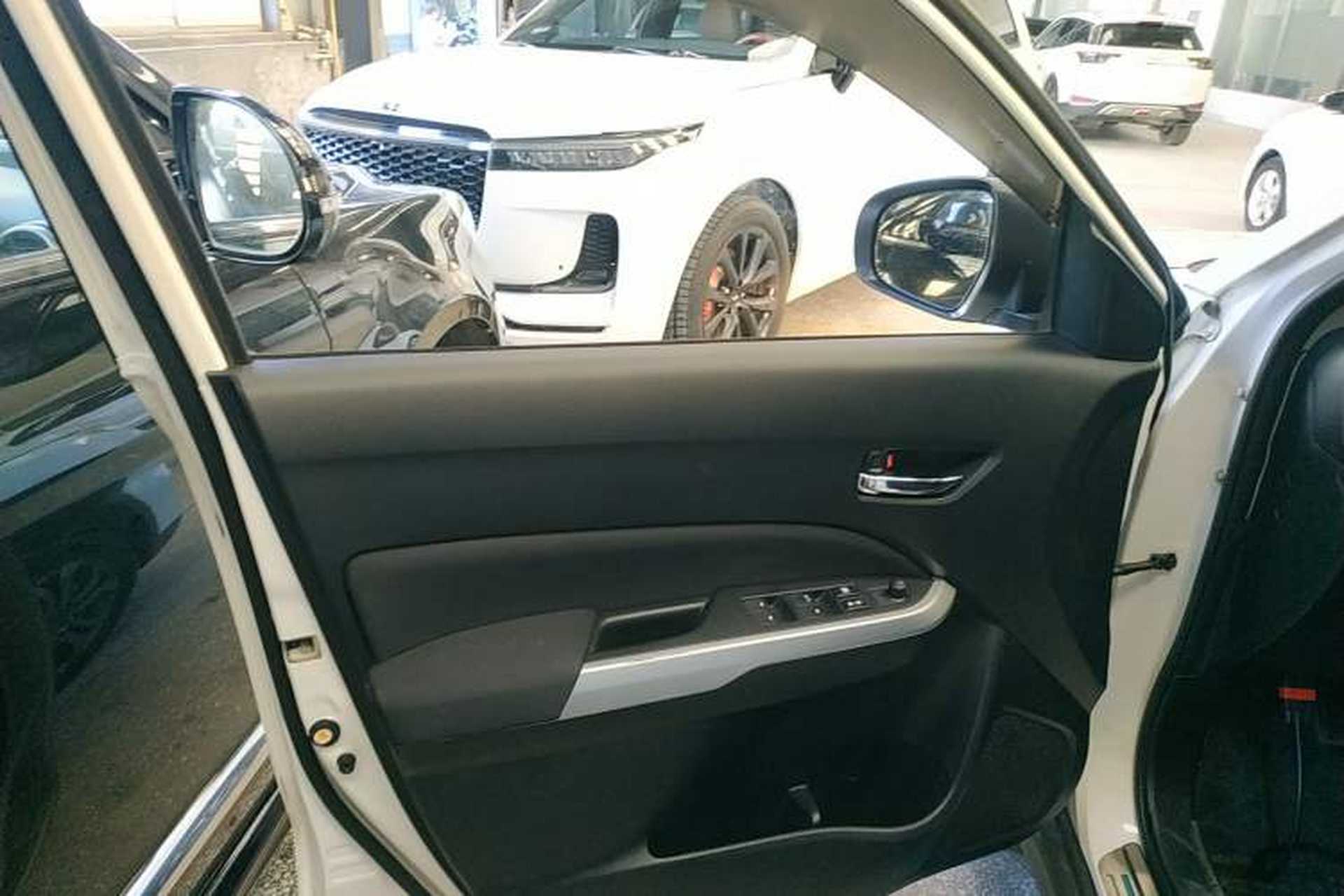 Used Suzuki Vitara 2016 1.6L Manual Two-Wheel Drive Entry-Level Trim Left Front Door Interior
