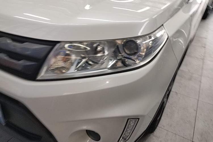 Used Suzuki Vitara 2016 1.4T Manual Two-Wheel-Drive Elite Model Left Front Headlight