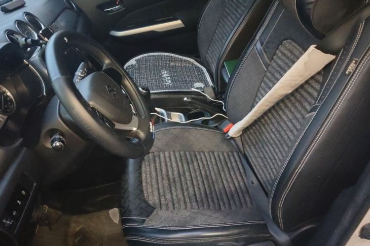 Used Suzuki Vitara 2016 1.6L Manual Two-Wheel Drive Entry-Level Trim Left Front Seat