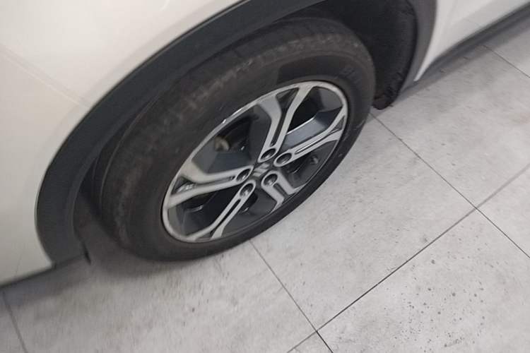 Used Suzuki Vitara 2016 1.4T Manual Two-Wheel-Drive Elite Model Left Front Wheel Hub
