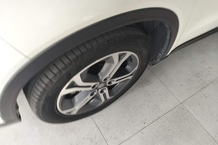 Used Suzuki Vitara 2016 1.4T Automatic Two-Wheel Drive Luxury Version Left Front Wheel Hub