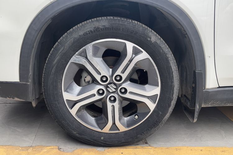 Used Suzuki Vitara 2016 1.4T Manual Two-Wheel-Drive Elite Model Left Front Wheel Hub