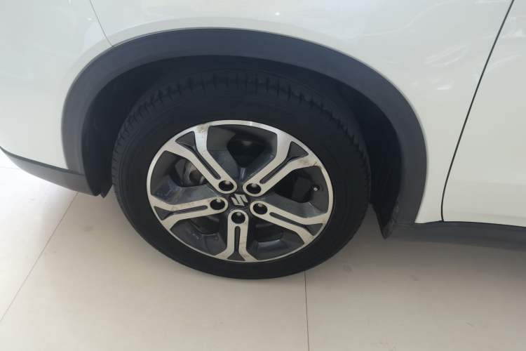 Used Suzuki Vitara 2016 1.4T Automatic Two-Wheel Drive Luxury Version Left Front Wheel Hub