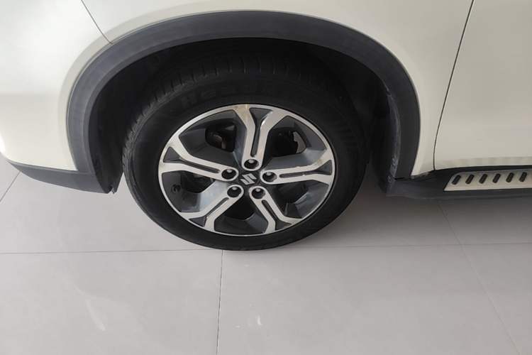 Used Suzuki Vitara 2016 1.4T Manual Two-Wheel Drive Luxury Model Left Front Wheel Hub