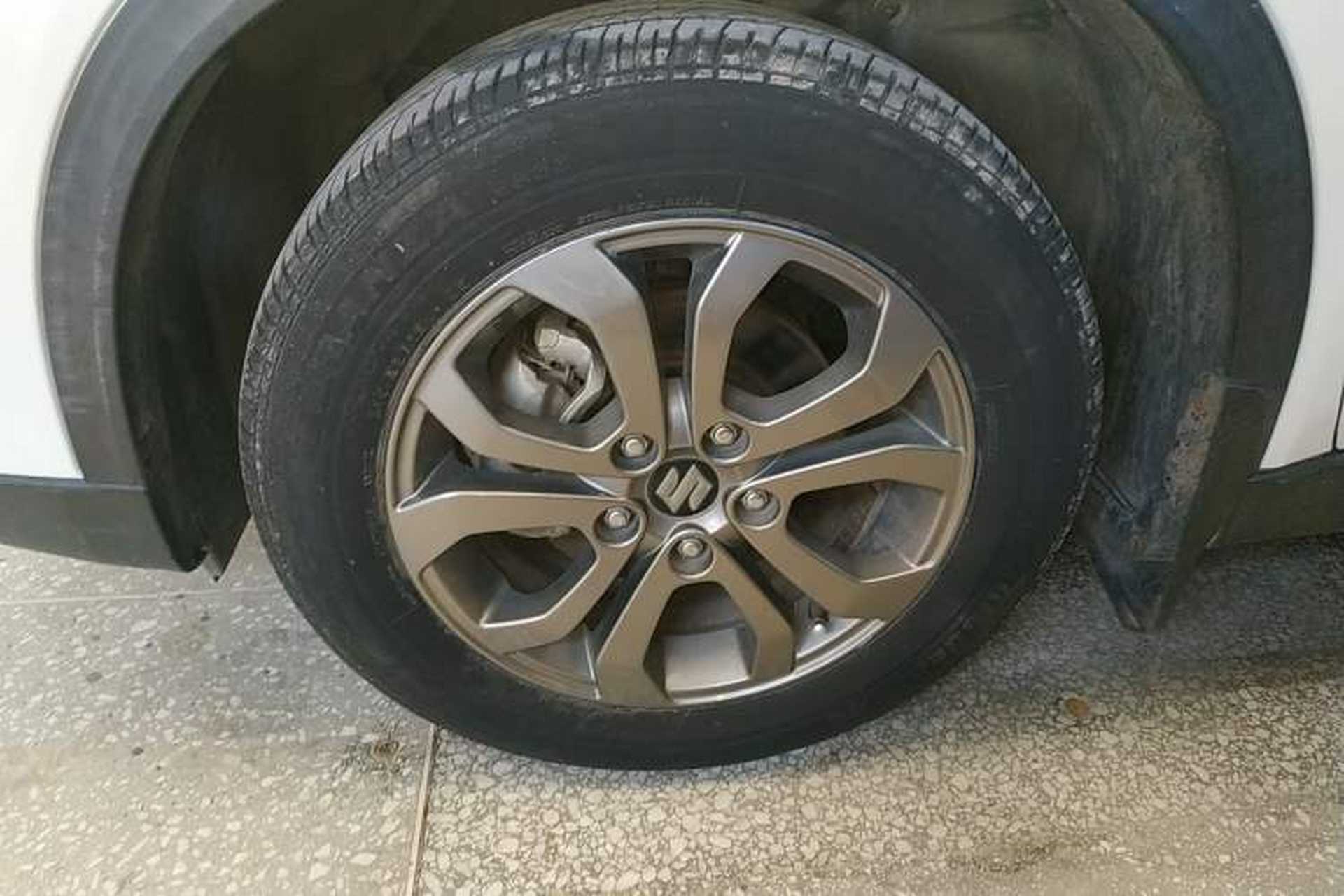 Used Suzuki Vitara 2016 1.6L Manual Two-Wheel Drive Entry-Level Trim Left Front Wheel Hub