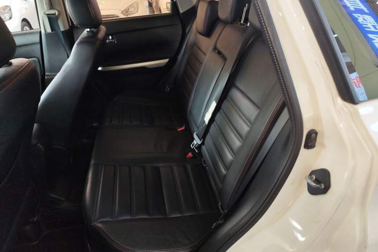 Used Suzuki Vitara 2016 1.4T Automatic Two-Wheel Drive Luxury Version Left Rear Seat