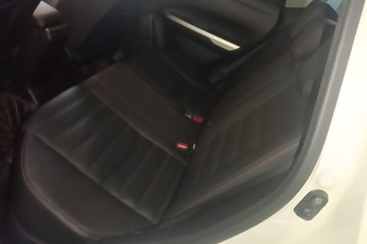 Used Suzuki Vitara 2016 1.4T Automatic Two-Wheel Drive Luxury Version Left Rear Seat