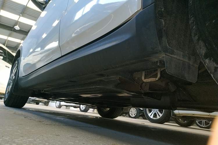 Used Suzuki Vitara 2016 1.6L Manual Two-Wheel Drive Entry-Level Trim Left Side Sill