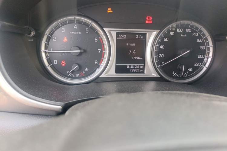 Used Suzuki Vitara 2016 1.4T Manual Two-Wheel-Drive Elite Model Odometer Close Up