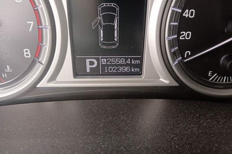 Used Suzuki Vitara 2016 1.4T Automatic Two-Wheel Drive Elite Model Odometer Close Up