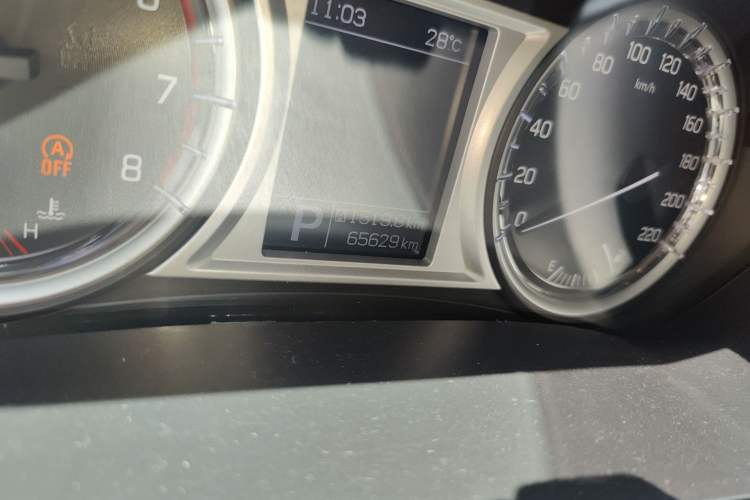 Used Suzuki Vitara 2016 1.4T Automatic Two-Wheel Drive Luxury Version Odometer Close Up