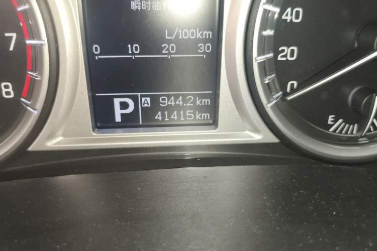 Used Suzuki Vitara 2016 1.4T Automatic Two-Wheel Drive Elite Model Odometer Close Up