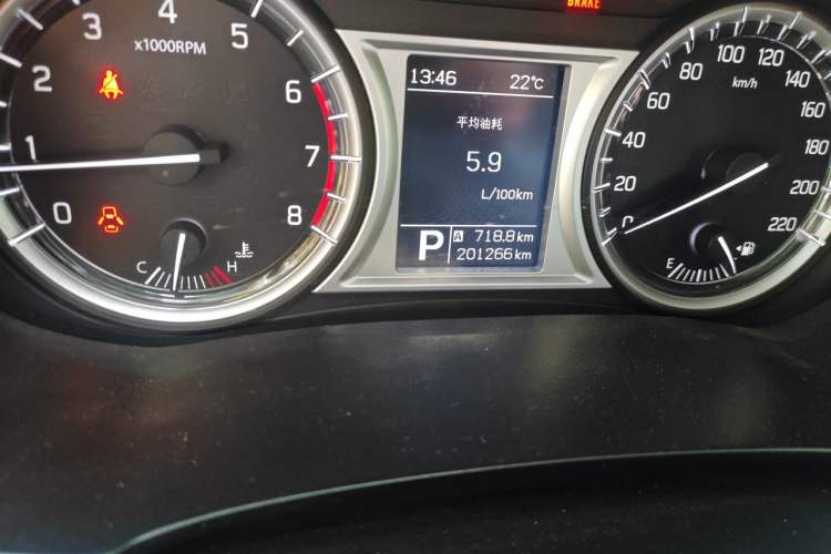 Used Suzuki Vitara 2016 1.4T Automatic Two-Wheel Drive Elite Model Odometer Close Up