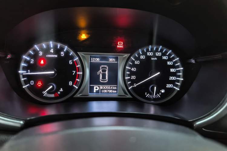Used Suzuki Vitara 2016 1.4T Automatic Two-Wheel Drive Elite Model Odometer Close Up