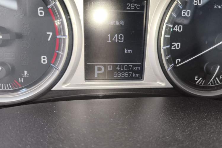 Used Suzuki Vitara 2016 1.4T Automatic Two-Wheel Drive Elite Model Odometer Close Up