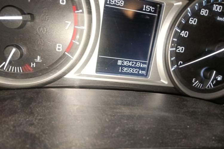 Used Suzuki Vitara 2016 1.6L Manual Two-Wheel Drive Entry-Level Trim Odometer Close Up