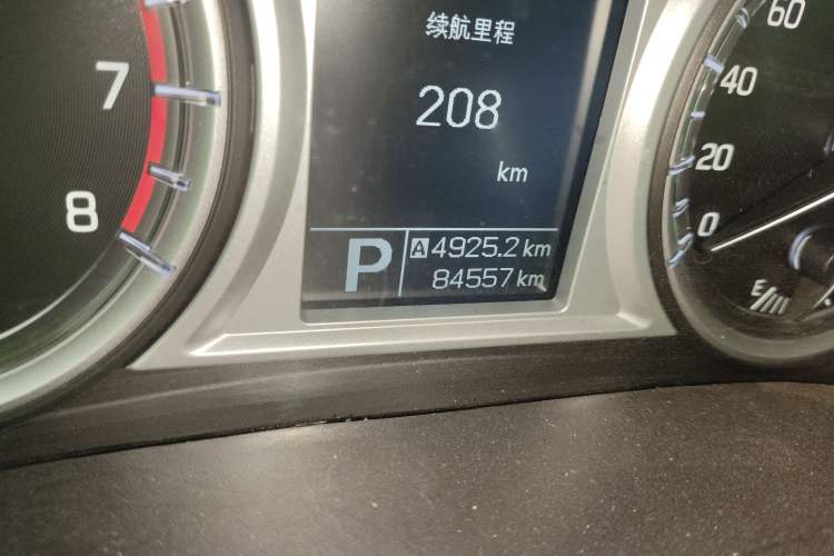 Used Suzuki Vitara 2016 1.4T Automatic Two-Wheel Drive Elite Model Odometer Close Up