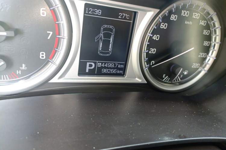 Used Suzuki Vitara 2016 1.4T Automatic Two-Wheel Drive Elite Model Odometer Close Up