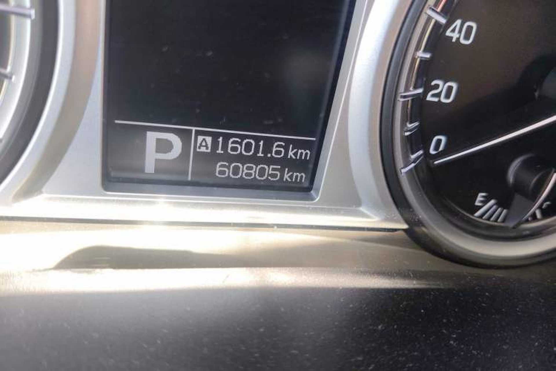 Used Suzuki Vitara 2016 1.4T Automatic All-Wheel-Drive Elite Model Odometer Close Up