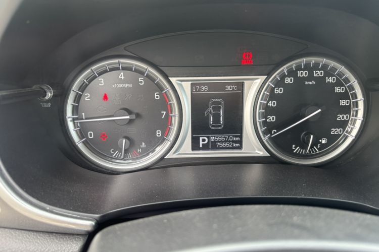 Used Suzuki Vitara 2016 1.4T Automatic Two-Wheel Drive Elite Model Odometer Close Up