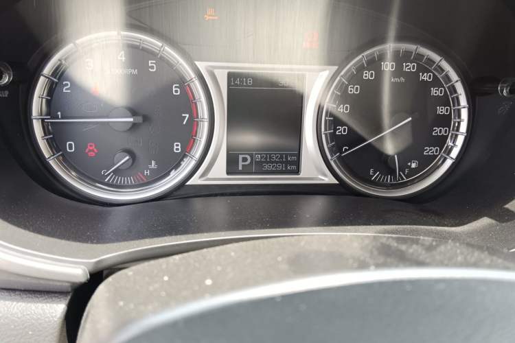 Used Suzuki Vitara 2016 1.4T Automatic Two-Wheel Drive Luxury Version Odometer Close Up