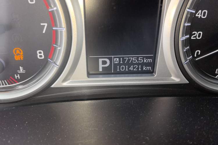 Used Suzuki Vitara 2016 1.4T Automatic All-Wheel-Drive Elite Model Odometer Close Up