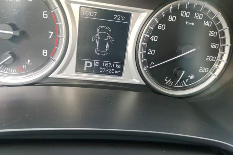 Used Suzuki Vitara 2016 1.4T Automatic Two-Wheel Drive Luxury Version Odometer Close Up
