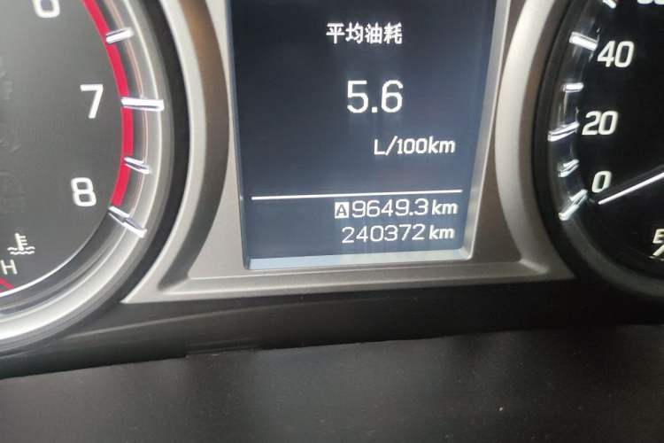 Used Suzuki Vitara 2016 1.4T Manual Two-Wheel-Drive Elite Model Odometer Close Up