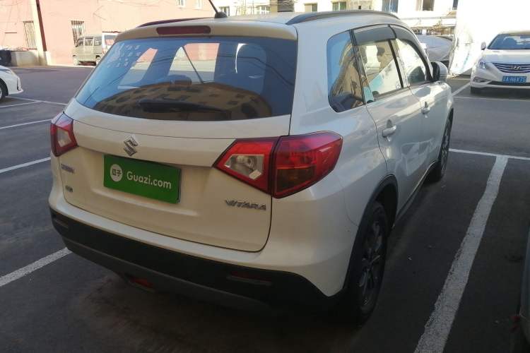 Used Suzuki Vitara 2016 1.6L Manual Two-Wheel Drive Entry-Level Trim Rear Right 45 Deg