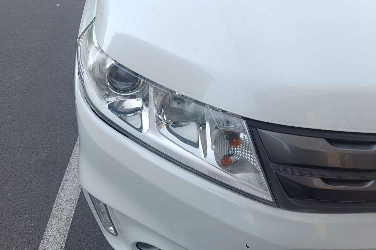 Used Suzuki Vitara 2016 1.4T Manual Two-Wheel-Drive Elite Model Right Front Headlight