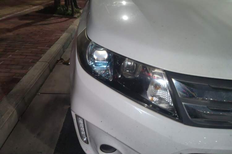 Used Suzuki Vitara 2016 1.4T Automatic Two-Wheel Drive Luxury Version Right Front Headlight