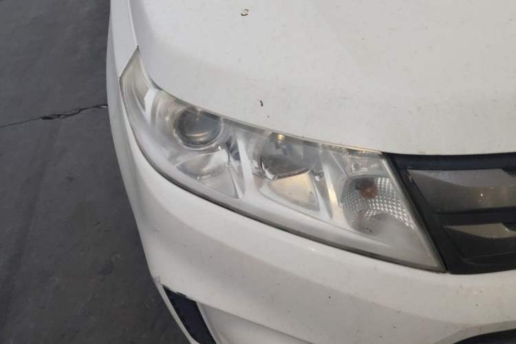 Used Suzuki Vitara 2016 1.6L Manual Two-Wheel Drive Entry-Level Trim Right Front Headlight