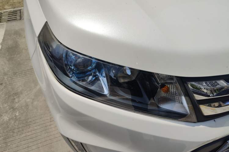 Used Suzuki Vitara 2016 1.4T Automatic Two-Wheel Drive Luxury Version Right Front Headlight