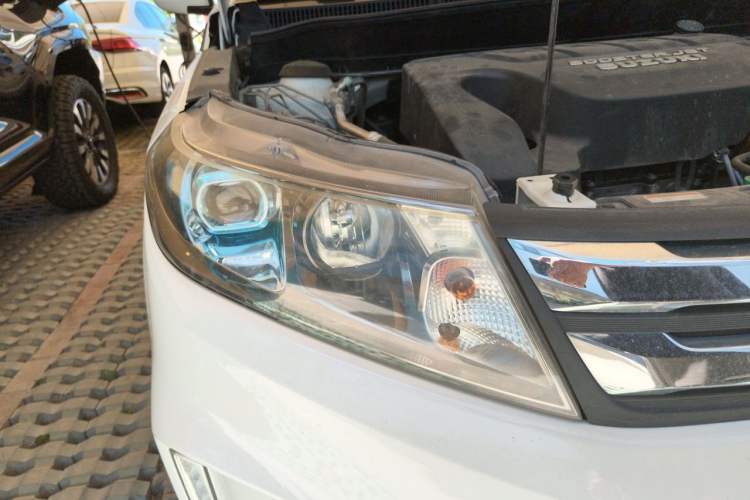Used Suzuki Vitara 2016 1.4T Automatic Two-Wheel Drive Luxury Version Right Front Headlight