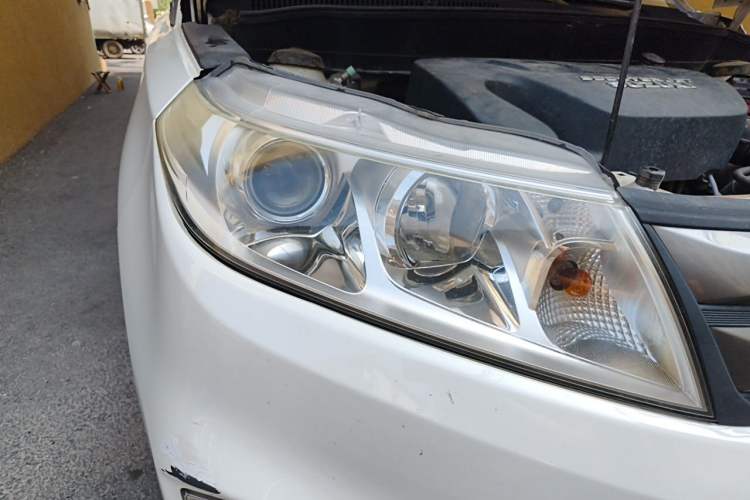 Used Suzuki Vitara 2016 1.4T Automatic Two-Wheel Drive Elite Model Right Front Headlight