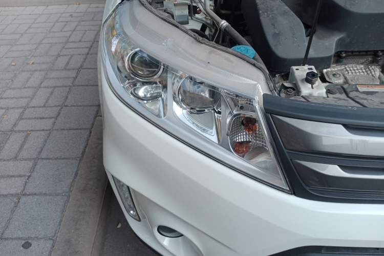 Used Suzuki Vitara 2016 1.4T Automatic Two-Wheel Drive Elite Model Right Front Headlight