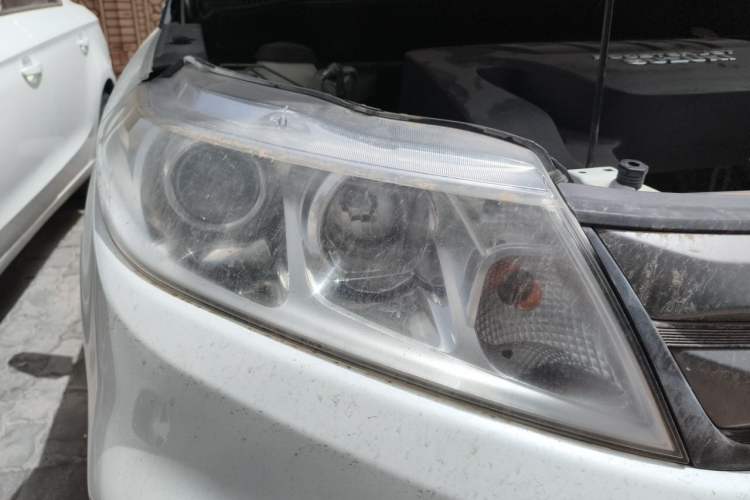 Used Suzuki Vitara 2016 1.4T Automatic Two-Wheel Drive Elite Model Right Front Headlight