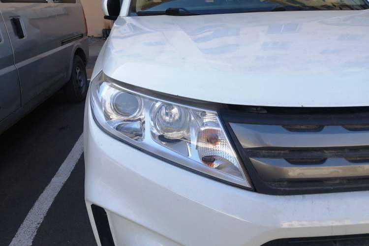 Used Suzuki Vitara 2016 1.6L Manual Two-Wheel Drive Entry-Level Trim Right Front Headlight