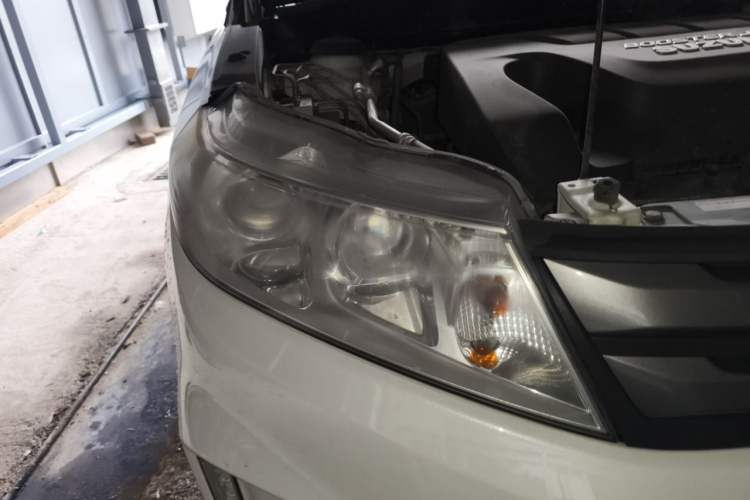 Used Suzuki Vitara 2016 1.4T Automatic Two-Wheel Drive Elite Model Right Front Headlight
